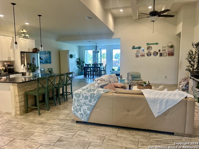 Image 4 of 10 For 132 West Short Meadow Drive