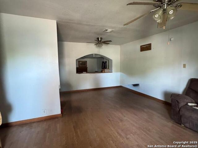 Listing photo id 0 for 517 Old Carrizo
