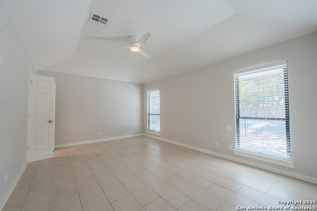 Listing photo id 15 for 322 Wood Shadow