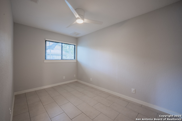 Listing photo id 22 for 322 Wood Shadow