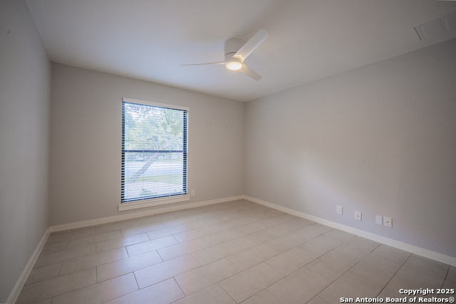 Listing photo id 23 for 322 Wood Shadow