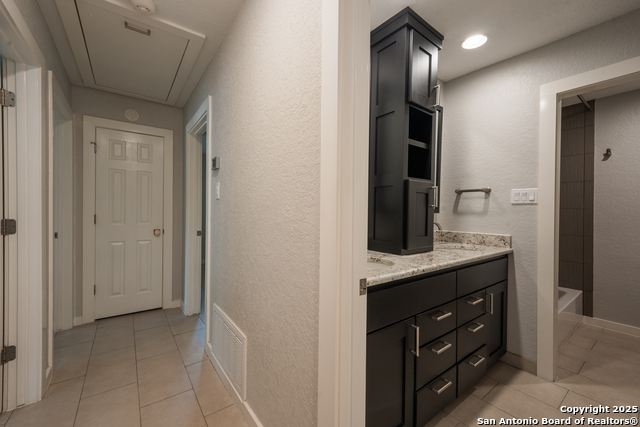 Listing photo id 24 for 322 Wood Shadow