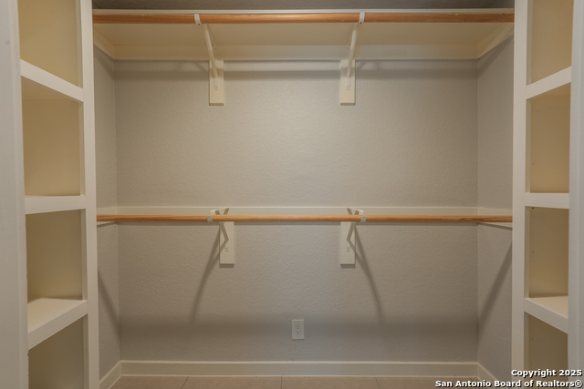 Listing photo id 27 for 322 Wood Shadow