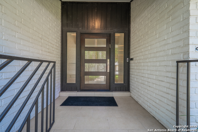 Listing photo id 1 for 322 Wood Shadow