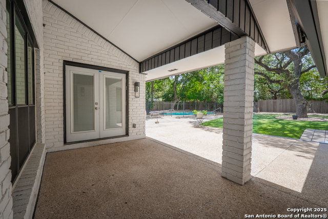 Listing photo id 29 for 322 Wood Shadow