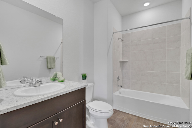 Image 33 of 40 For 5222 Scoria Trl
