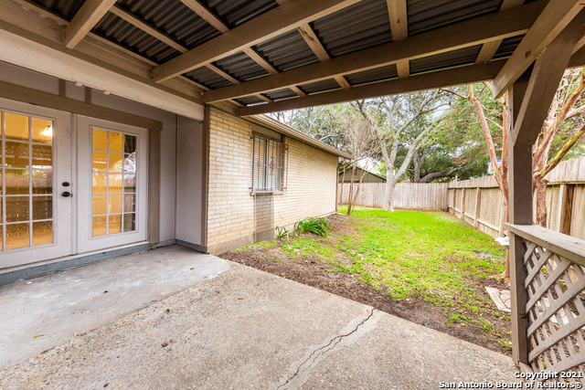 Listing photo id 10 for 12102 Stoney Falls