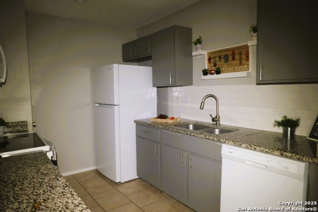 Listing photo id 13 for 12102 Stoney Falls