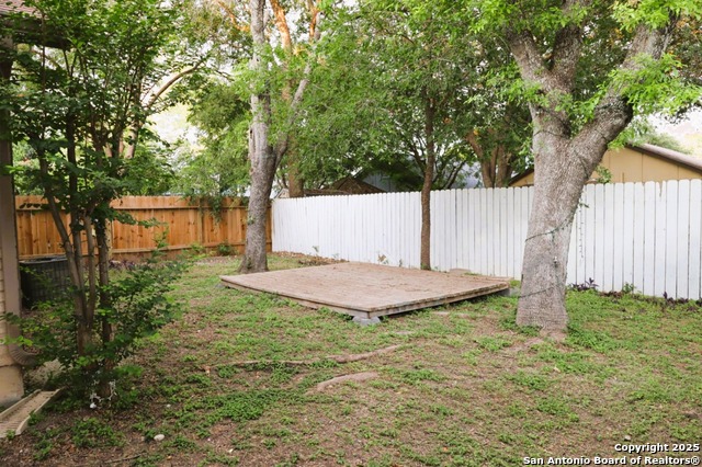 Listing photo id 14 for 12102 Stoney Falls