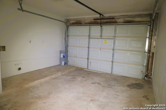 Listing photo id 17 for 12102 Stoney Falls