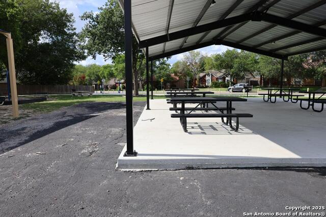 Listing photo id 21 for 12102 Stoney Falls