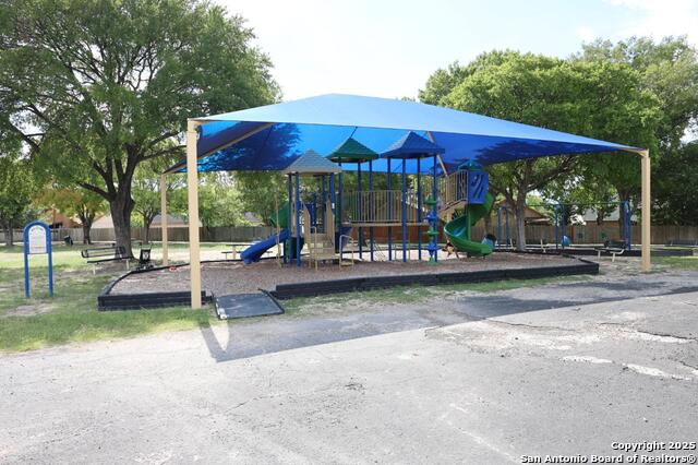 Listing photo id 24 for 12102 Stoney Falls