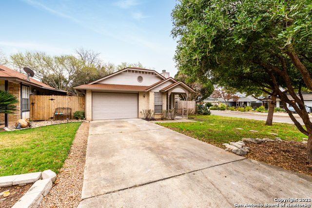 Listing photo id 1 for 12102 Stoney Falls