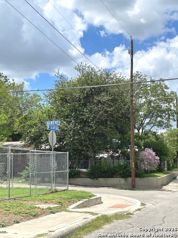 Details for 205 Albert St, San Antonio, TX 78207