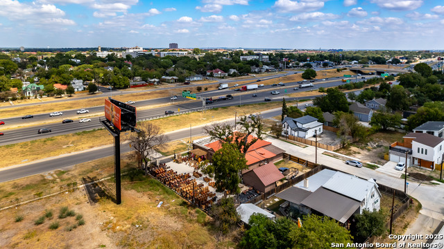 Listing photo id 22 for 1950 Interstate 35