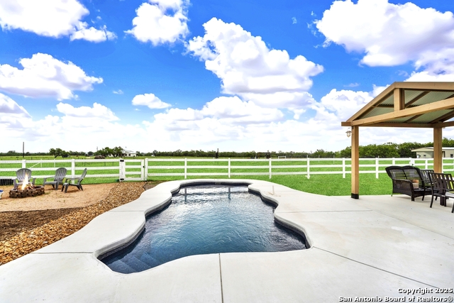 Listing photo id 11 for 1474 County Road 342