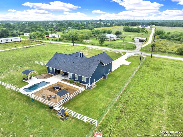 Listing photo id 5 for 1474 County Road 342