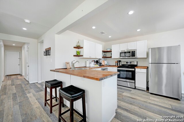 Image 12 of 27 For 226 Bee St  