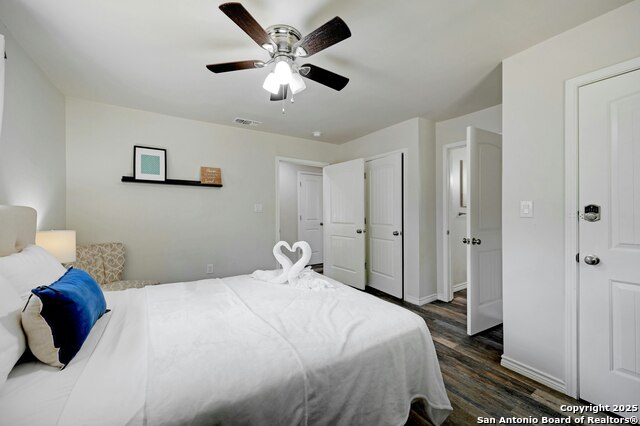 Image 17 of 27 For 226 Bee St  