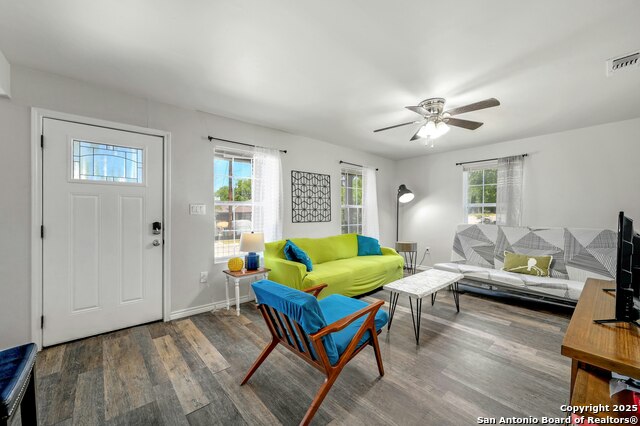 Image 6 of 27 For 226 Bee St  