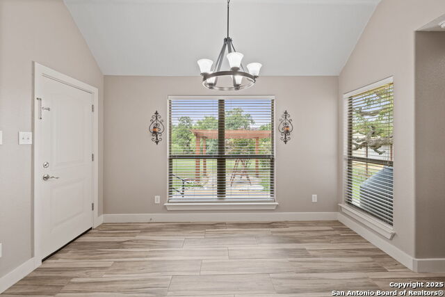 Listing photo id 9 for 781 Woodland