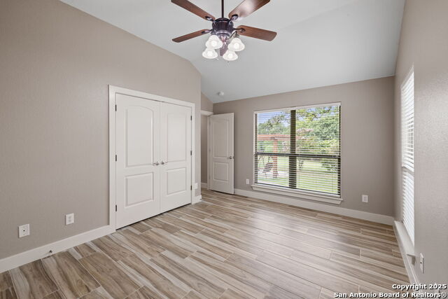 Listing photo id 16 for 781 Woodland
