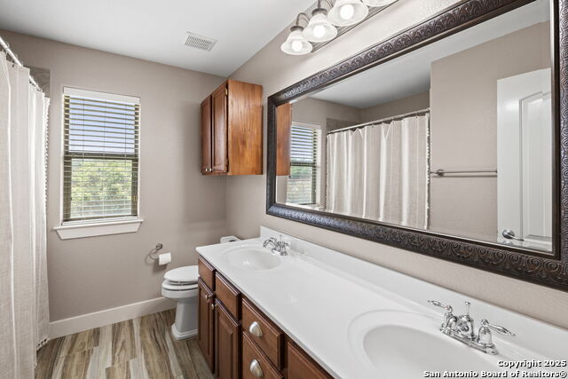 Listing photo id 19 for 781 Woodland