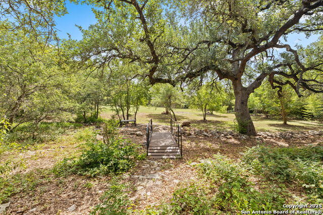Listing photo id 28 for 781 Woodland