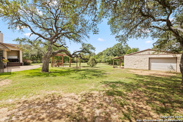 Listing photo id 29 for 781 Woodland