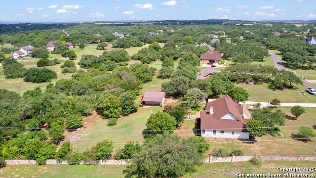 Listing photo id 31 for 781 Woodland