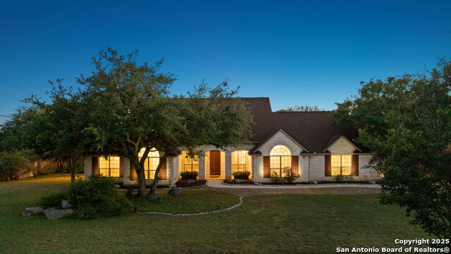 Listing photo id 33 for 781 Woodland