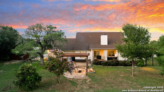 Listing photo id 35 for 781 Woodland