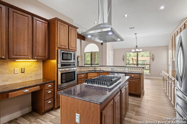 Listing photo id 6 for 781 Woodland