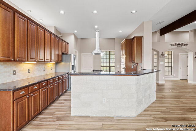 Listing photo id 7 for 781 Woodland