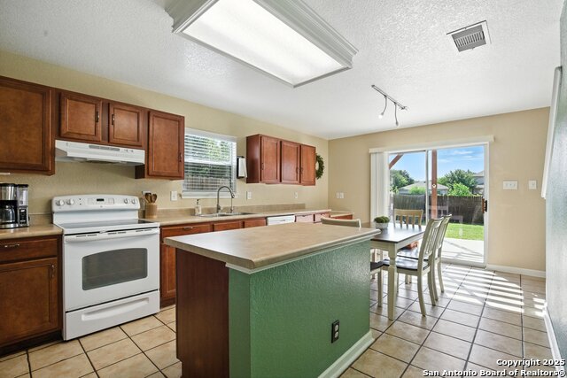 Image 20 of 57 For 7722 Cortland Oak