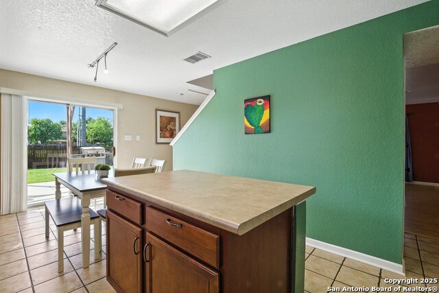 Image 26 of 57 For 7722 Cortland Oak