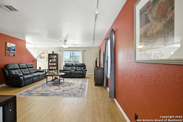 Image 8 of 57 For 7722 Cortland Oak