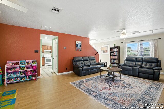 Image 9 of 57 For 7722 Cortland Oak