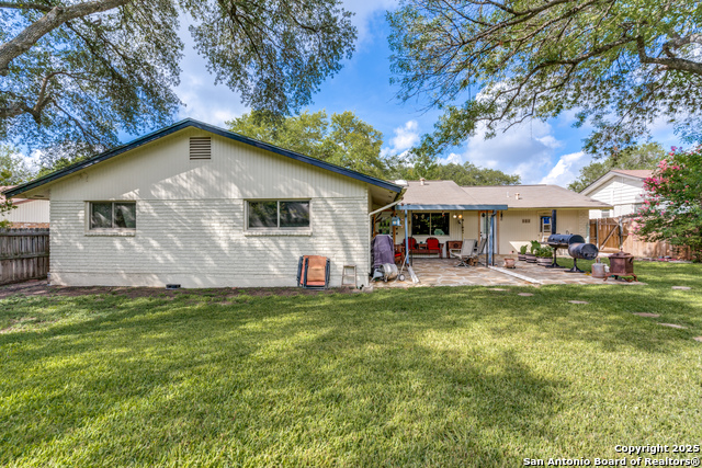 Image 18 of 19 For 415 De Soto  