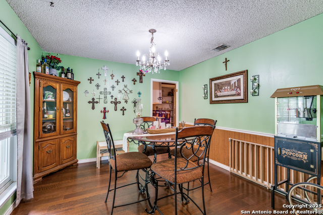 Image 3 of 19 For 415 De Soto  