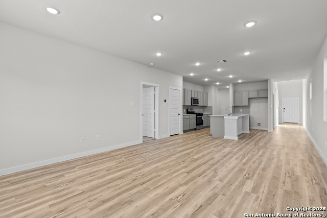 Image 3 of 20 For 9982 Forestier Green