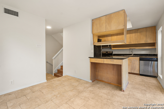Image 7 of 24 For 8642 Fredericksburg Rd  705-g