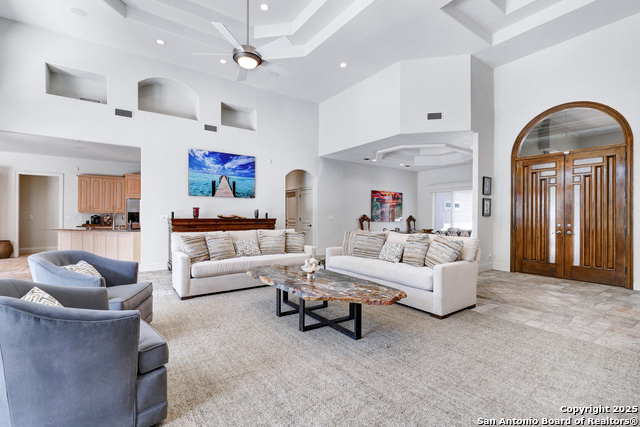 Listing photo id 11 for 14122 Bluff Manor