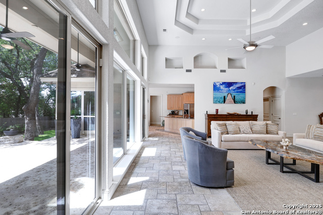 Listing photo id 12 for 14122 Bluff Manor