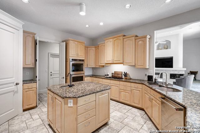 Listing photo id 20 for 14122 Bluff Manor