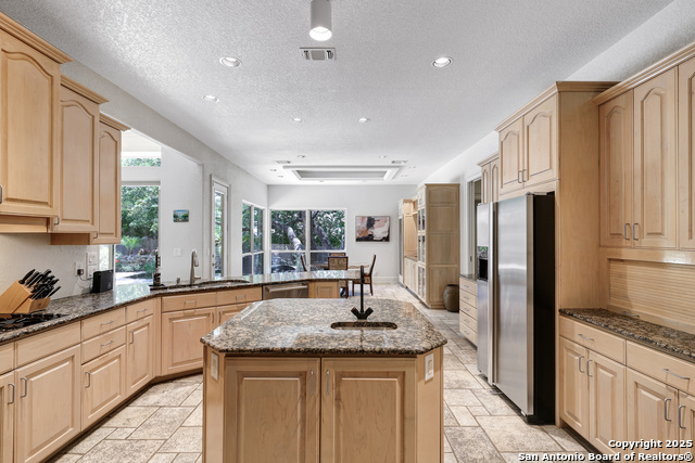 Listing photo id 21 for 14122 Bluff Manor