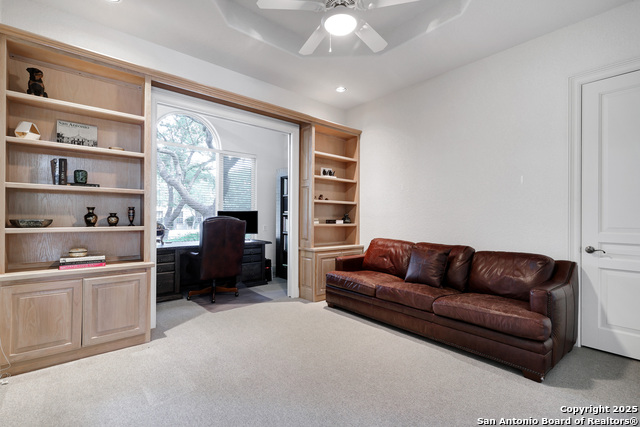 Listing photo id 23 for 14122 Bluff Manor