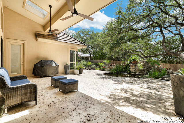 Listing photo id 41 for 14122 Bluff Manor