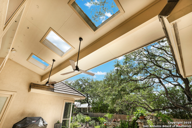 Listing photo id 42 for 14122 Bluff Manor