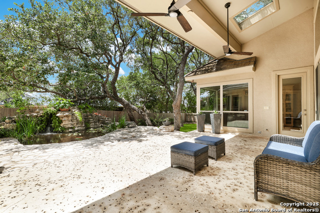 Listing photo id 43 for 14122 Bluff Manor